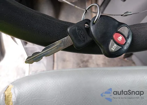 2005 Ford E-150 Commercial/Recreational from USA, damaged, VIN 1FTRE14W35HA16330